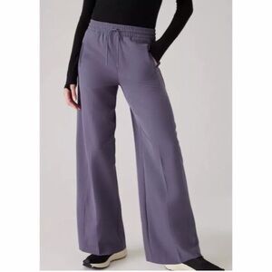 Athleta Plush Fleece High Rise Wide Leg Sweatpants / Silver Bells / XS